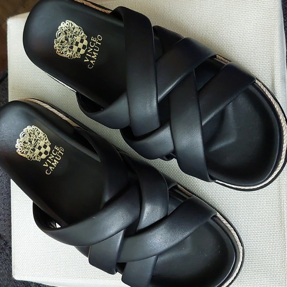 New Vince Camuto thick sole sandal